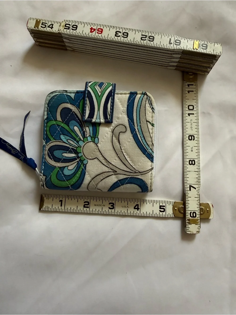 Vera Bradley Quilted Floral Bifold Zip Around Small Wallet Blue Green White